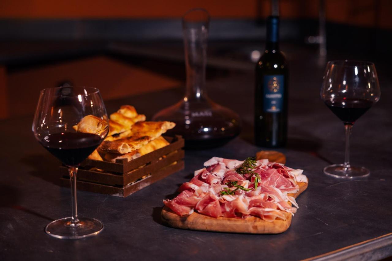 La Pietra Restaurant Hotel