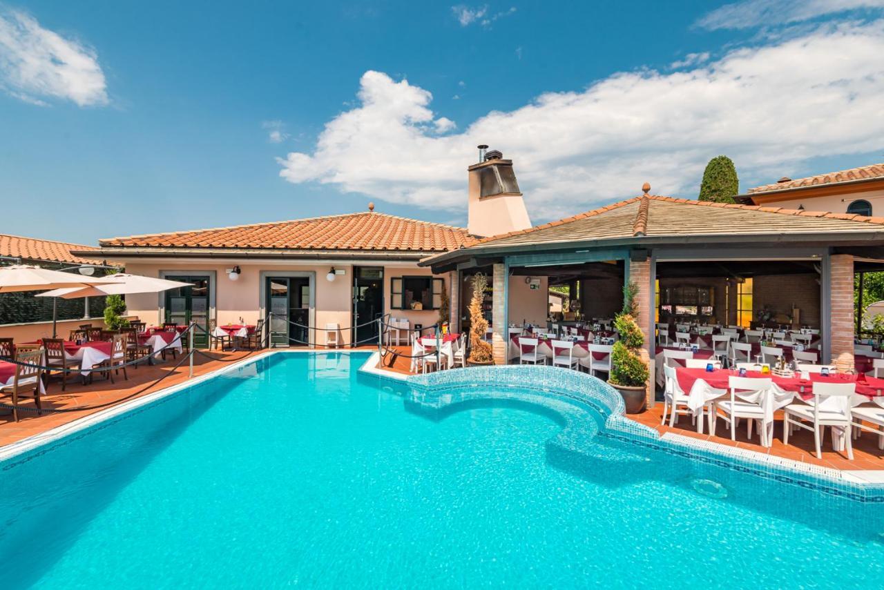 La Pietra Restaurant Hotel Fosdinovo